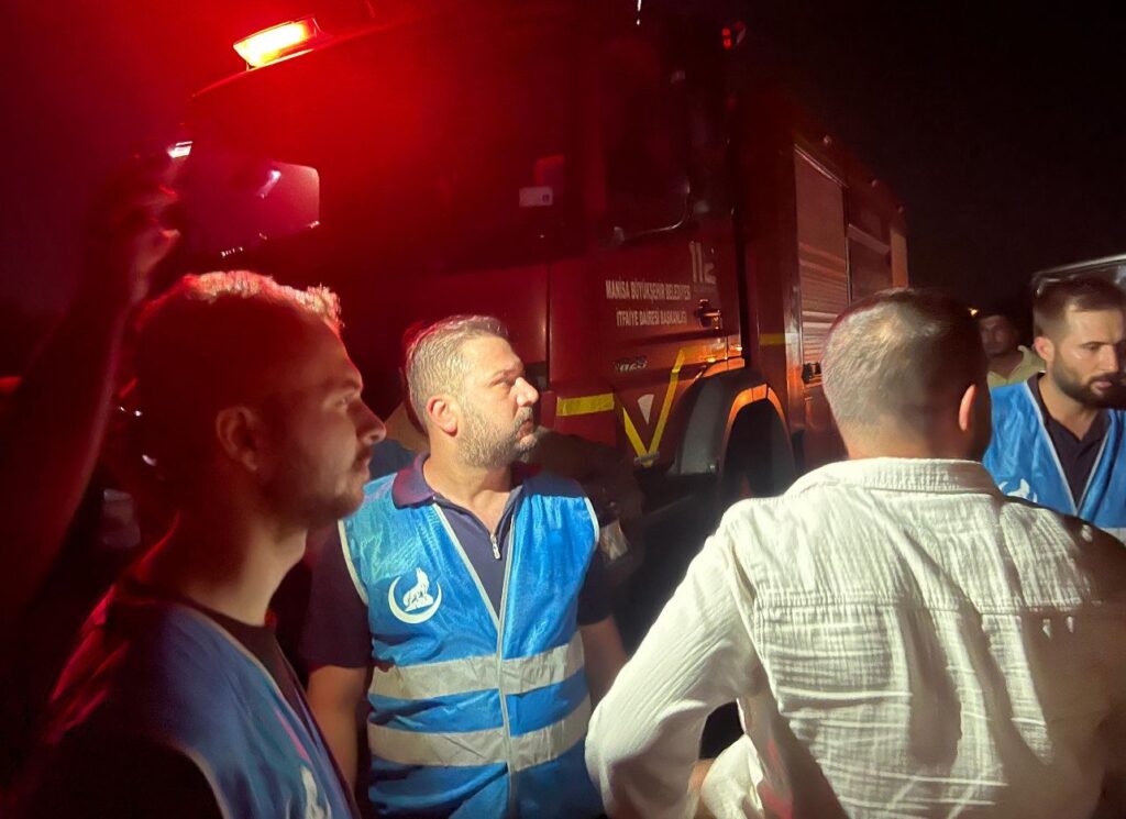 Ülkü Ocakları Manisa Alaşehir İlçe Başkanlığından Orman Yangınına Destek