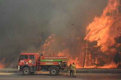 Manisa ve Çanakkale’de mücadele sürüyor