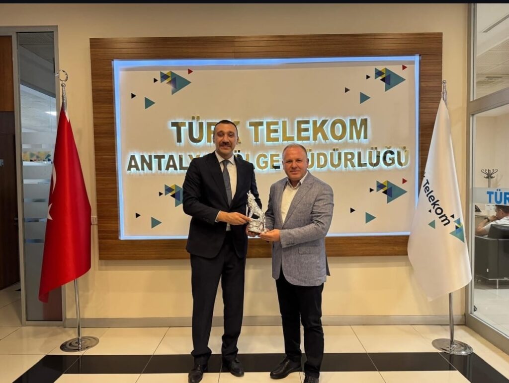 Ülkü Ocakları Antalya İl Başkanlığı’ndan Türk Telekom Antalya Bölge Müdürü Dr. Sait Işık’a Ziyaret