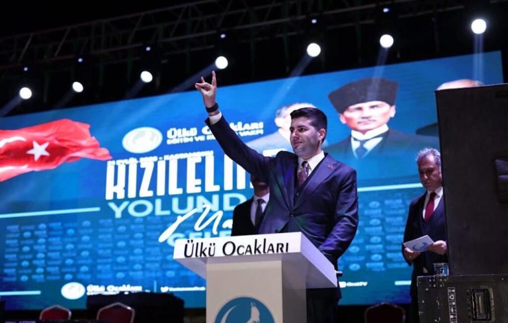 Kızılelma Yolunda Maziden Gelen Ses: Türk Gençliğinin İstikbal Sancağı