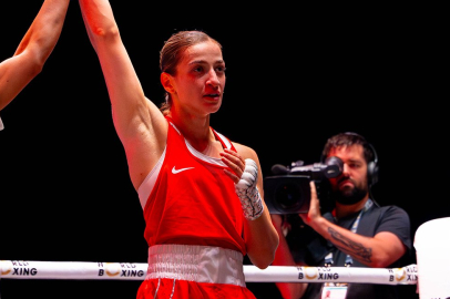 Bir finalde Buse Naz Çakıroğlu’ndan… Dünya Boks Şampiyonası’nda finale yükseldi