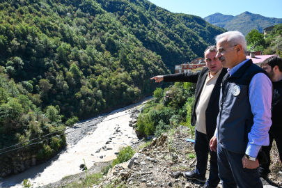 Bakan Uraloğlu Artvin’de… Sel ve heyelan hasarlarını inceledi