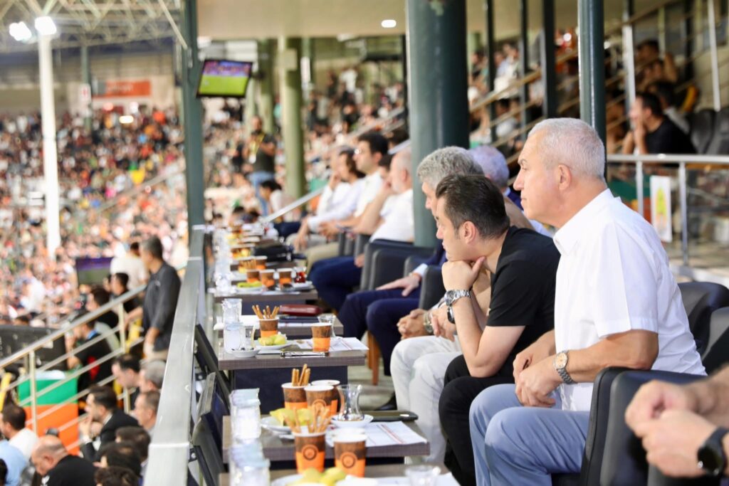 Kaymakam Şakir Öner Öztürk’ten Alanyaspor’a Tribün Desteği