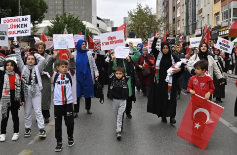 Ümraniye’de Gazze’ye Destek Yürüyüşü Düzenlendi