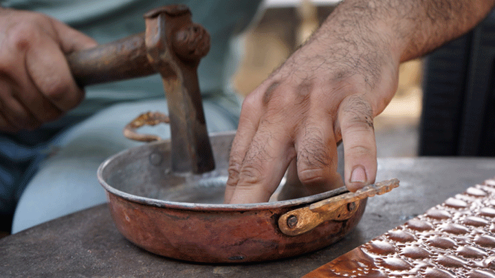 Yanlış kullanılan bakır kap, sofralarda gizli tehlike! ‘Vücudu yavaş yavaş zehirler’