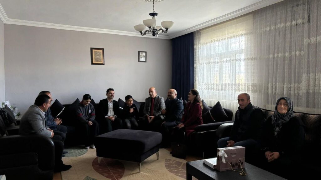 Kars’ta Vali Ziya Polat’ın öncülüğünde “Kafkas Projesi”yle eğitime yakın takip – Birlik Haber Ajansı