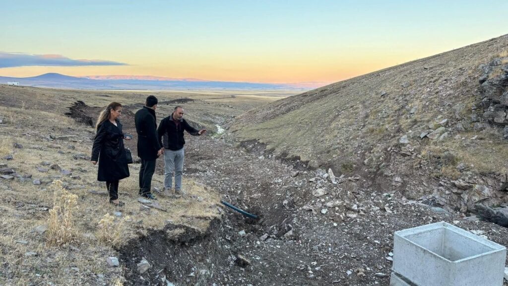 Kaymakam Tutal, İncesu Köyü’nde devam eden içme suyu hattı çalışmalarını inceledi – Birlik Haber Ajansı