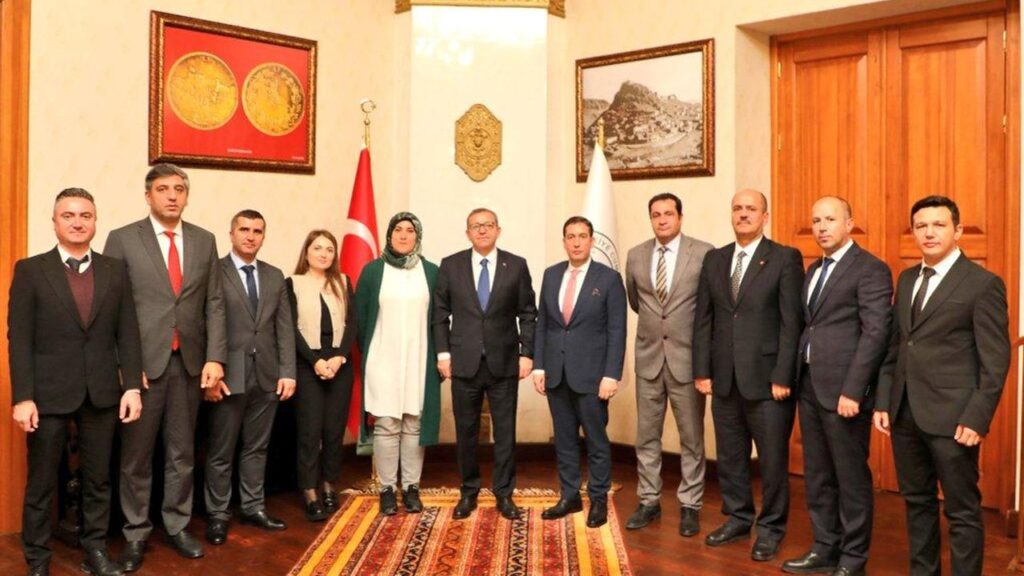 Vali Ziya Polat, TCDD 9. Bölge Müdürü Yunus Yeşilyurt ve beraberindeki heyeti kabul etti – Birlik Haber Ajansı