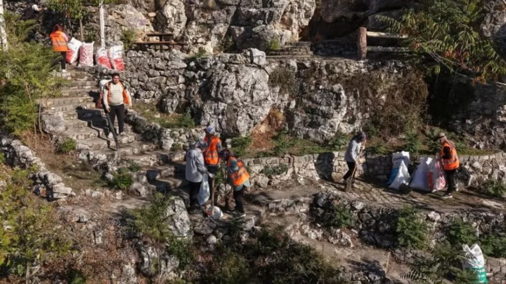 Bucak’ta sonbahar temizliği başladı – Birlik Haber Ajansı