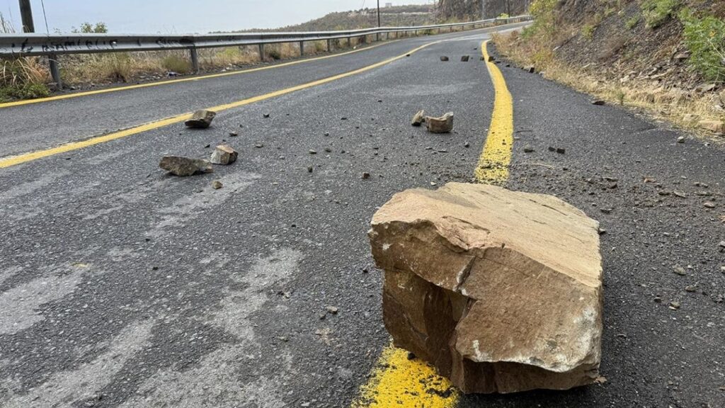 Tekirdağ’da sağanak alarmı: Kaya parçaları yola düştü – Birlik Haber Ajansı