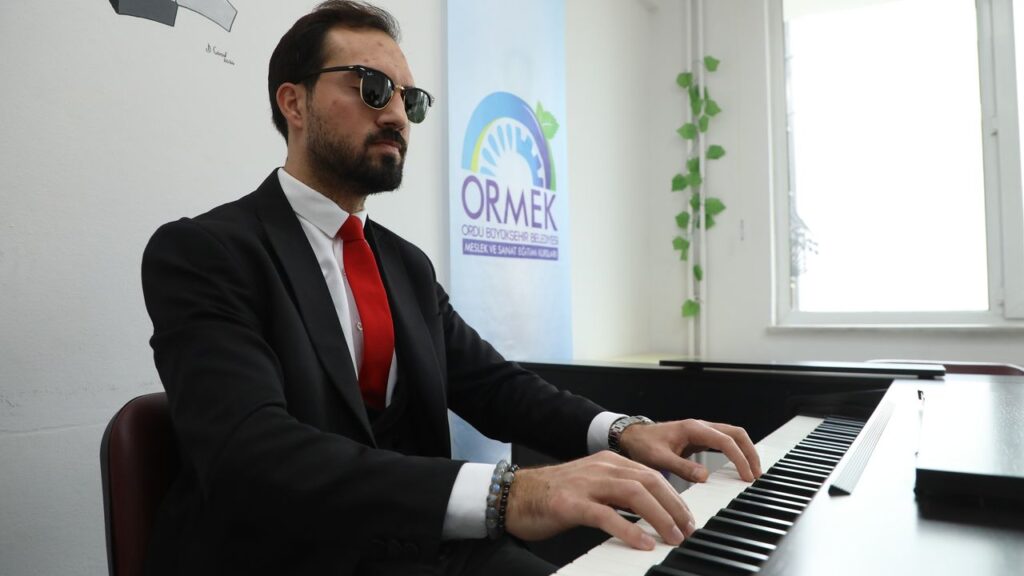 Görmeyen gözlerle değil, hisseden kalple çalıyor – Birlik Haber Ajansı