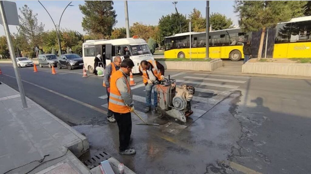 Batman’da 25 noktaya LED’li yaya geçidi – Birlik Haber Ajansı