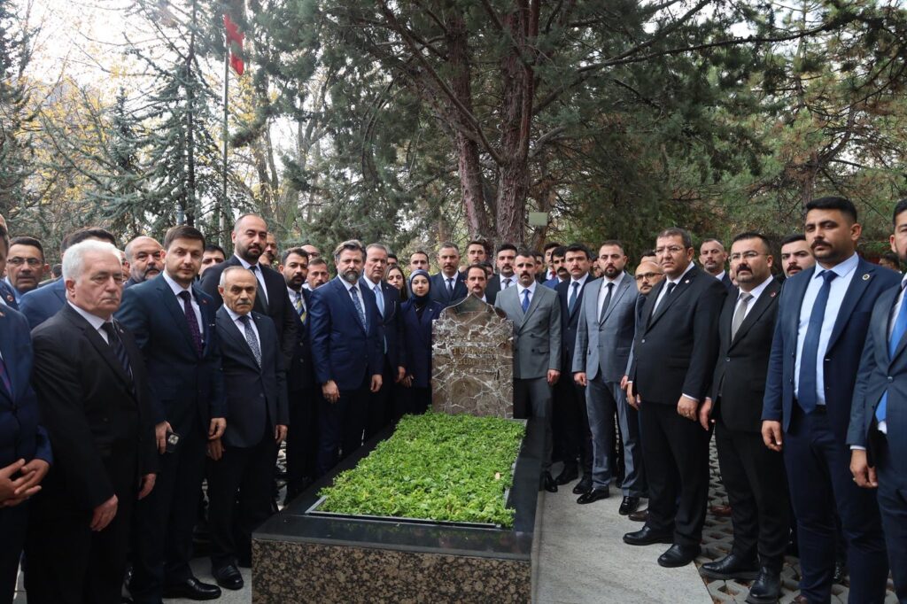 Başbuğ Alparslan Türkeş, Doğumunun 108. Yıl Dönümünde Kabri Başında Anıldı