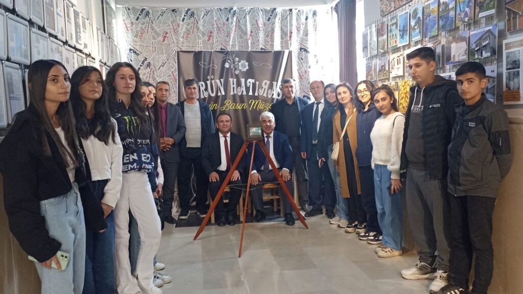 Öğrencilerden Attilâ İlhan’a anlamlı anma – Birlik Haber Ajansı