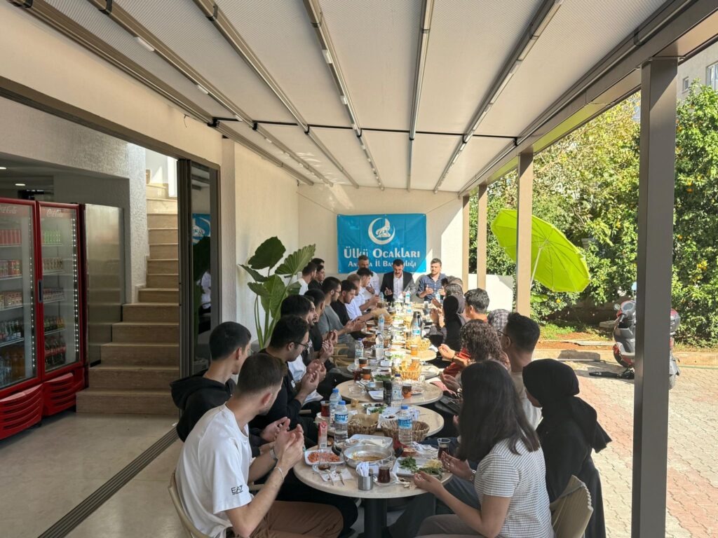 Ülkü Ocakları Antalya İl Başkanlığı Üniversite Teşkilatı ile Kahvaltı Programında Buluştu