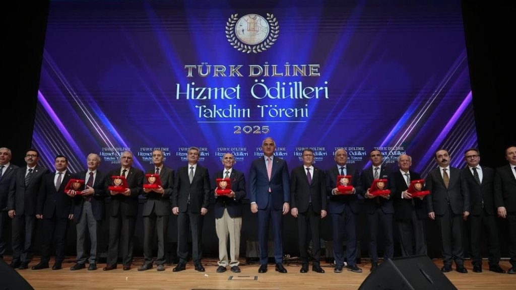 “2025 Türk Diline Hizmet Ödülleri” sahiplerini buldu – Birlik Haber Ajansı