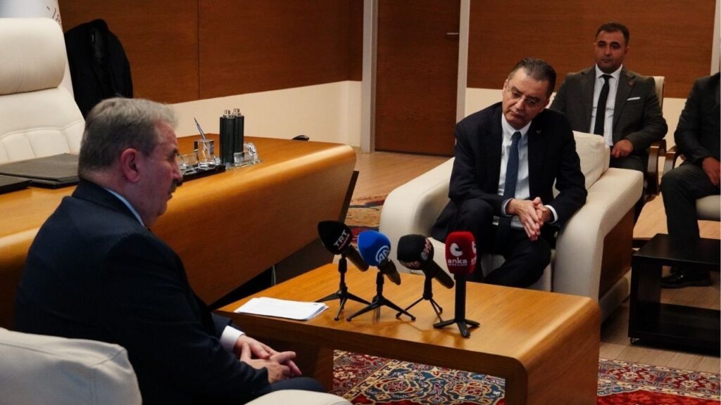 İmam Hatiplere karşı olanlar, Noel’in resmî tatil olmasını istiyor – Birlik Haber Ajansı