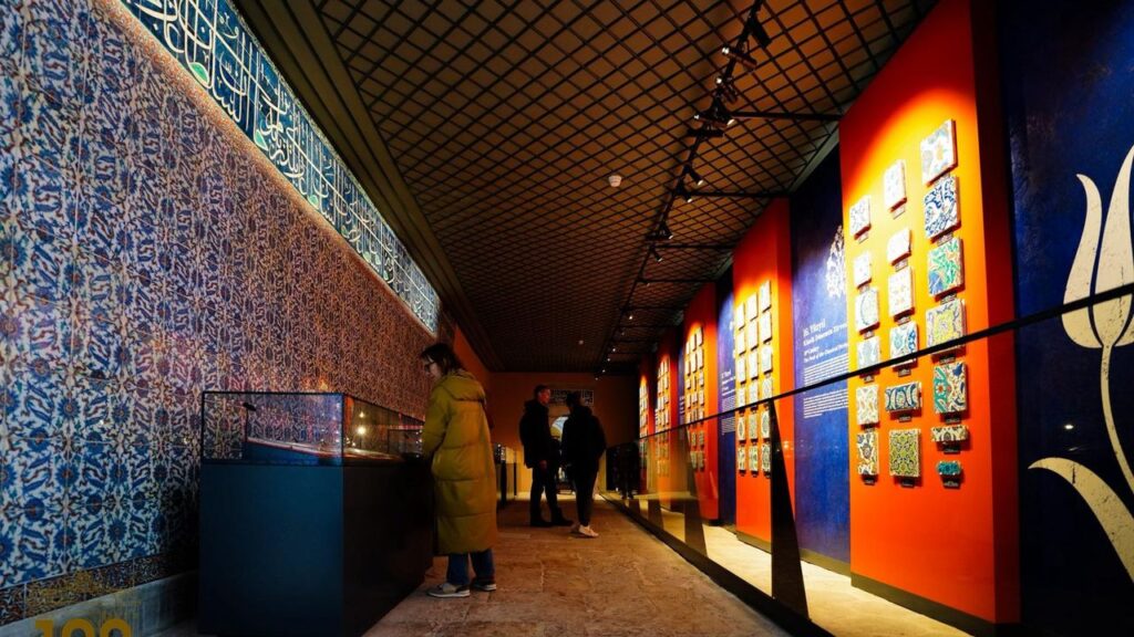 Topkapı Sarayı’ndaki Tarihi Mabeyn Yolu Çini Sanat Galerisi olarak açıldı – Birlik Haber Ajansı