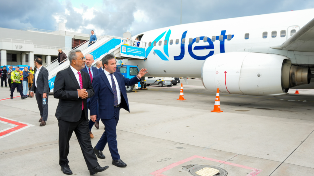 Ahmet Bolat’tan AJet’in saha ekiplerine ziyaret – Birlik Haber Ajansı