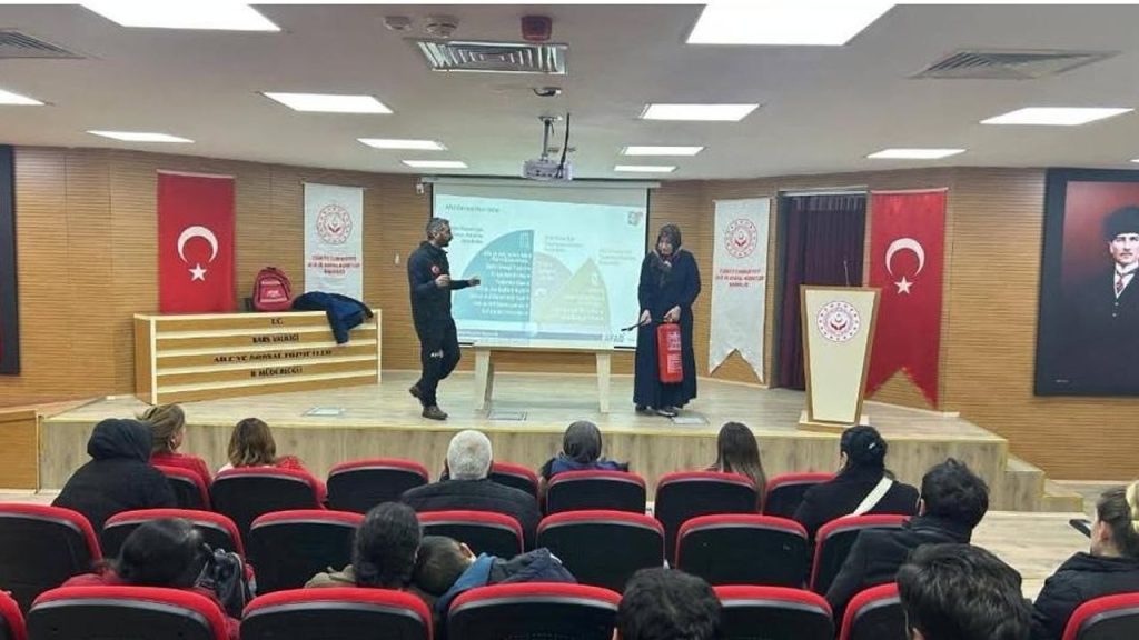Kars’ta ‘Afete Hazırlık ve Psikososyal Dayanıklılık Eğitimi’ düzenlendi – Birlik Haber Ajansı