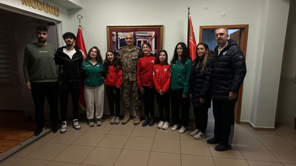 Artvinspor’dan İl Emniyet Müdürüne ziyaret – Birlik Haber Ajansı