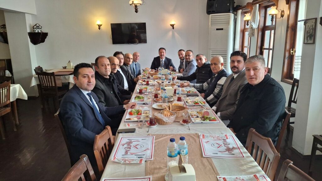 Başkan Dr. Özer Kasap, oda başkanları ve adaylarıyla kahvaltıda bir araya geldi – Birlik Haber Ajansı