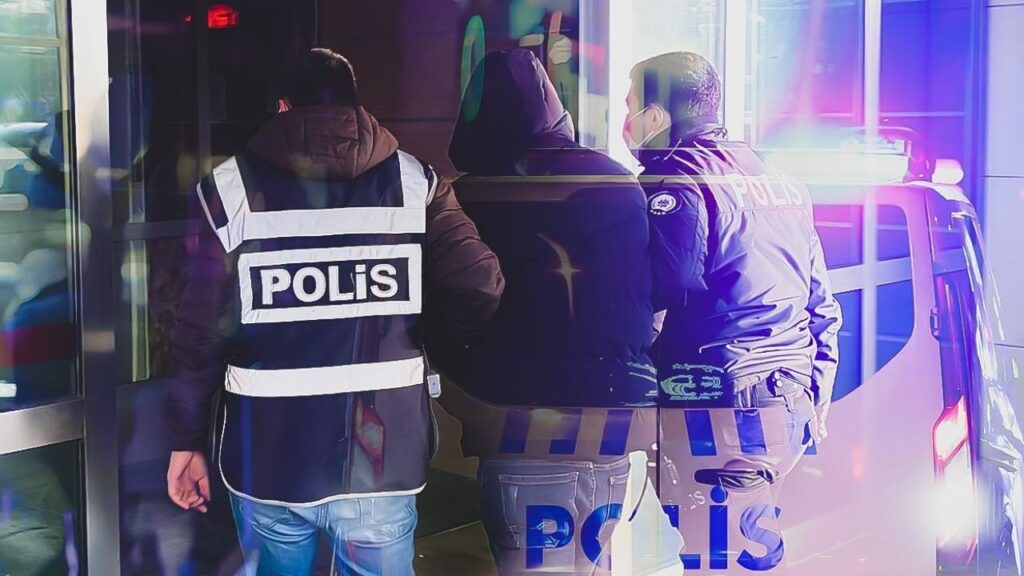 Sahte polis tuzağı: 68 yaşındaki kadının 2 milyon liralık altını çalındı – Birlik Haber Ajansı