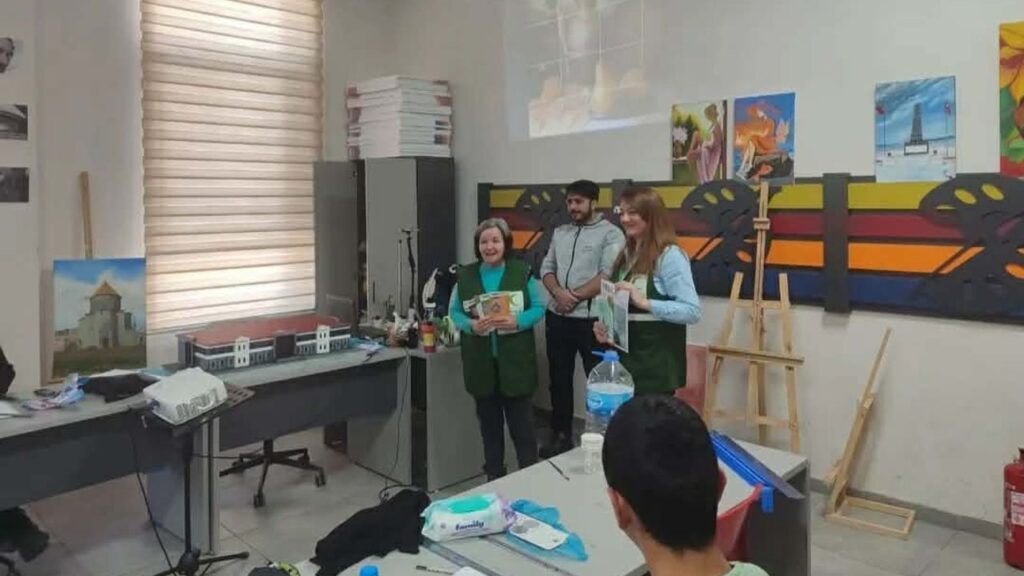 Yeşilay Kars’tan Gençlik Merkezinde bilgilendirme çalışması – Birlik Haber Ajansı