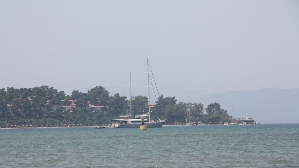 Marmaris açıklarında sürüklenen katamarandaki 2 kişi kurtarıldı – Birlik Haber Ajansı