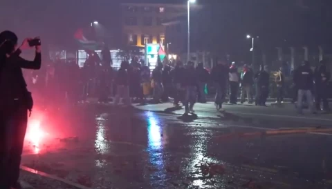 İtalya’da Korkunç Görüntüler: 15 Bin Kişi Meydanlara İndi, Polis Aracı Ateşe Verildi